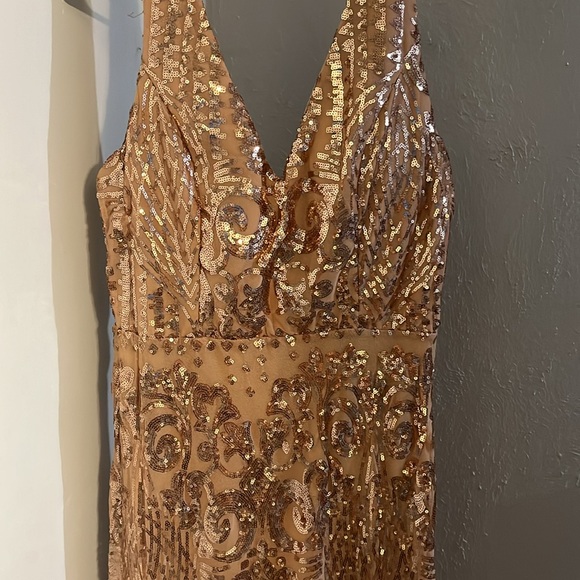 Long formal dress - Picture 2 of 6